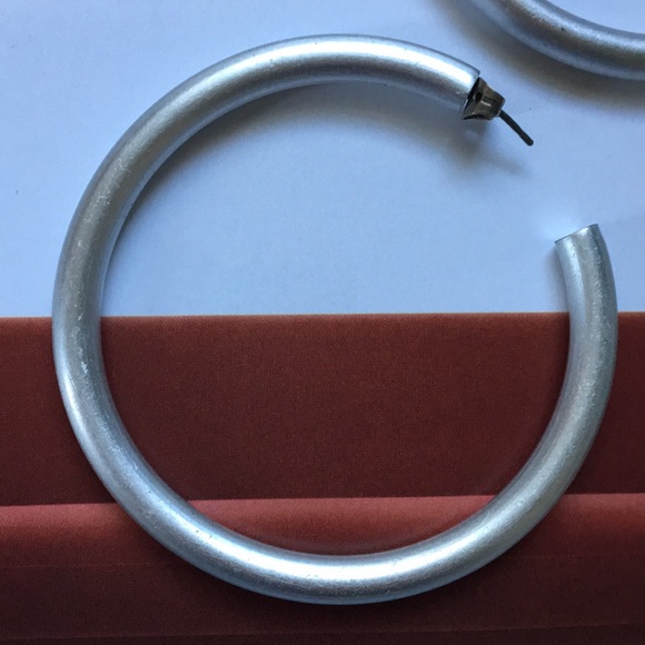 Pair of 90s matte silver hoops vintage VGUC very light vintage - Picture 12 of 16